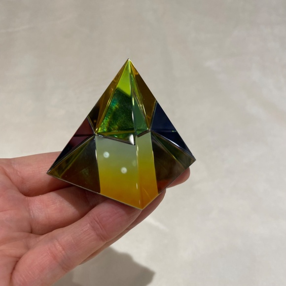 Crystal Pyramid - Picture 4 of 16